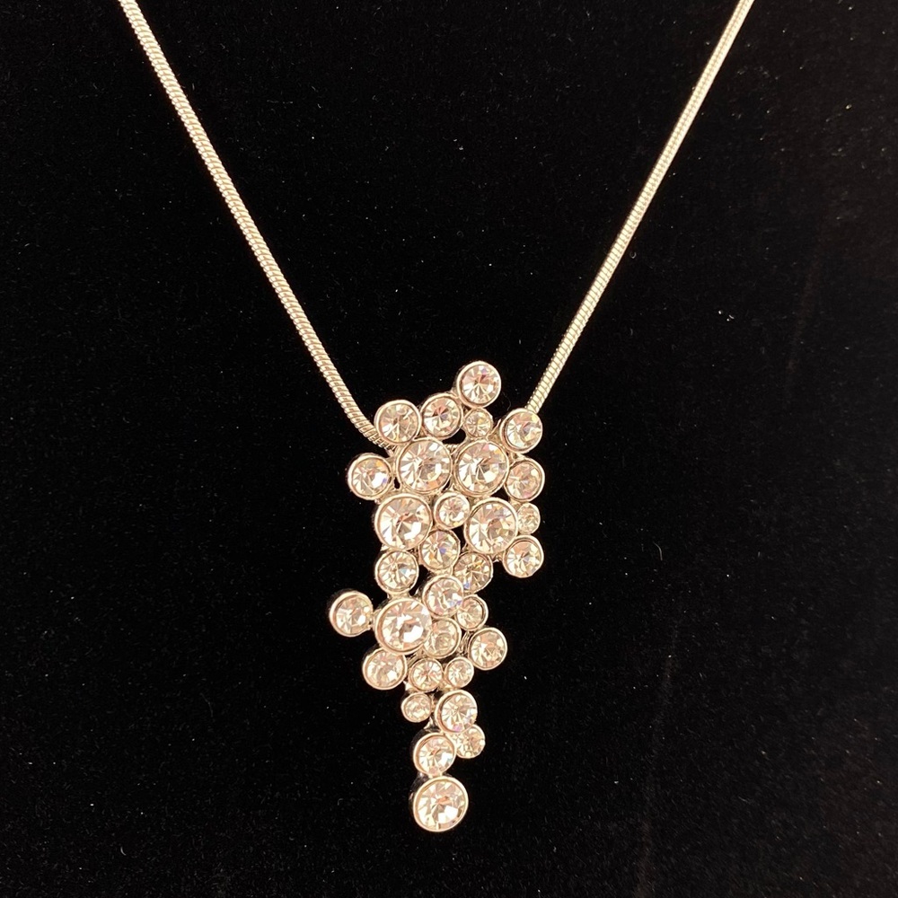 🇨🇦 Silver Tone and Crystals Necklace by Spoutnik